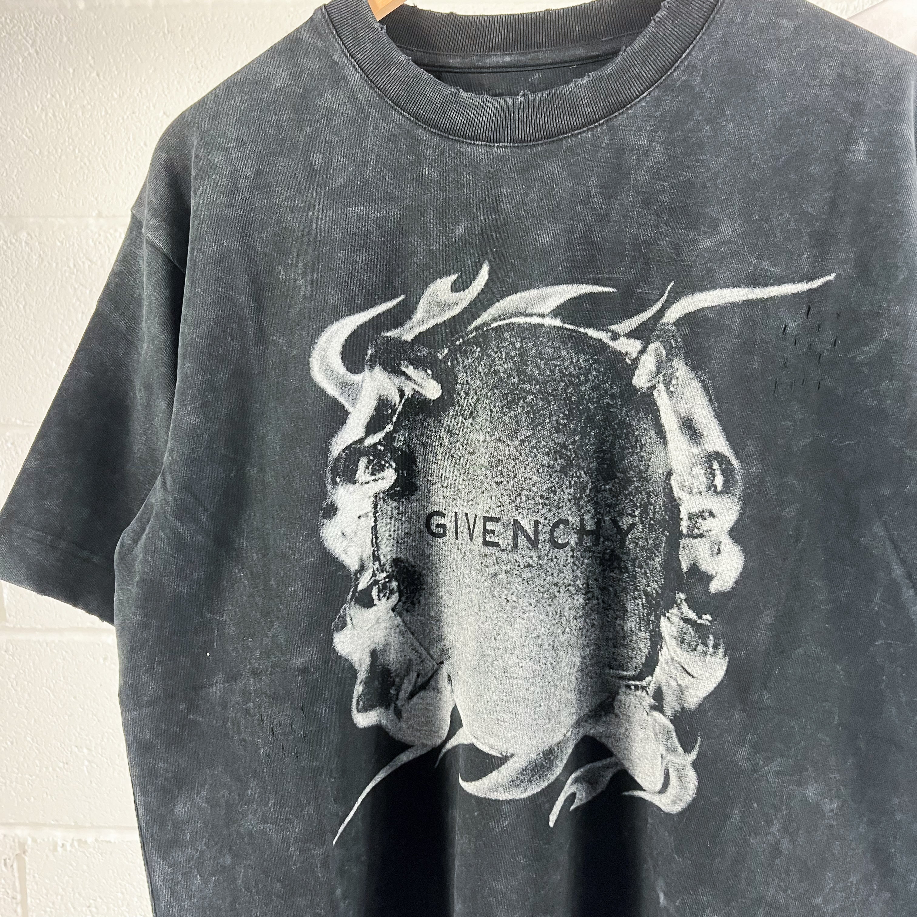 Givenchy Distressed Ring Tee
