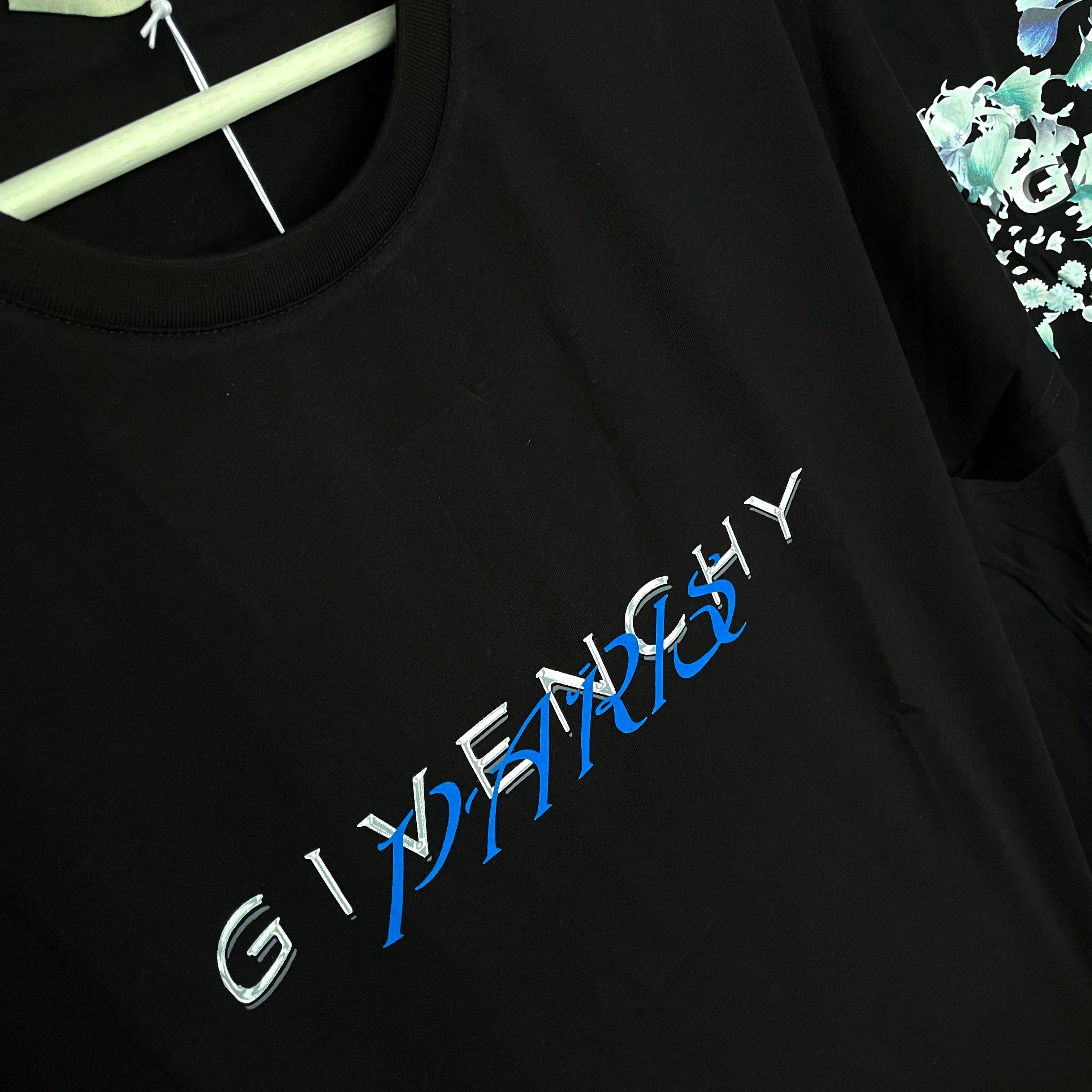Givenchy Amore Logo Tee - Black