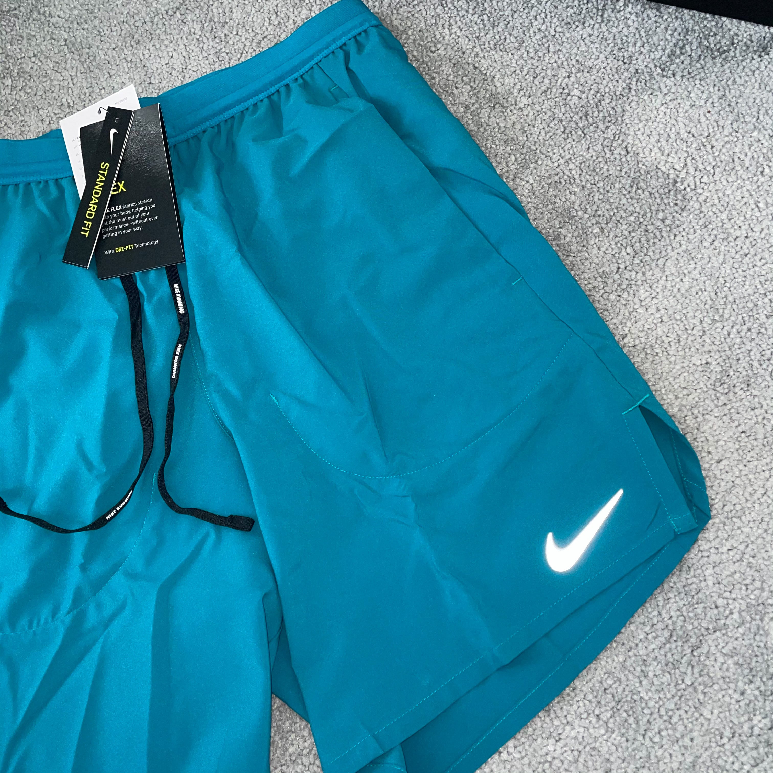 Nike Flex Stride Shorts - Aqua