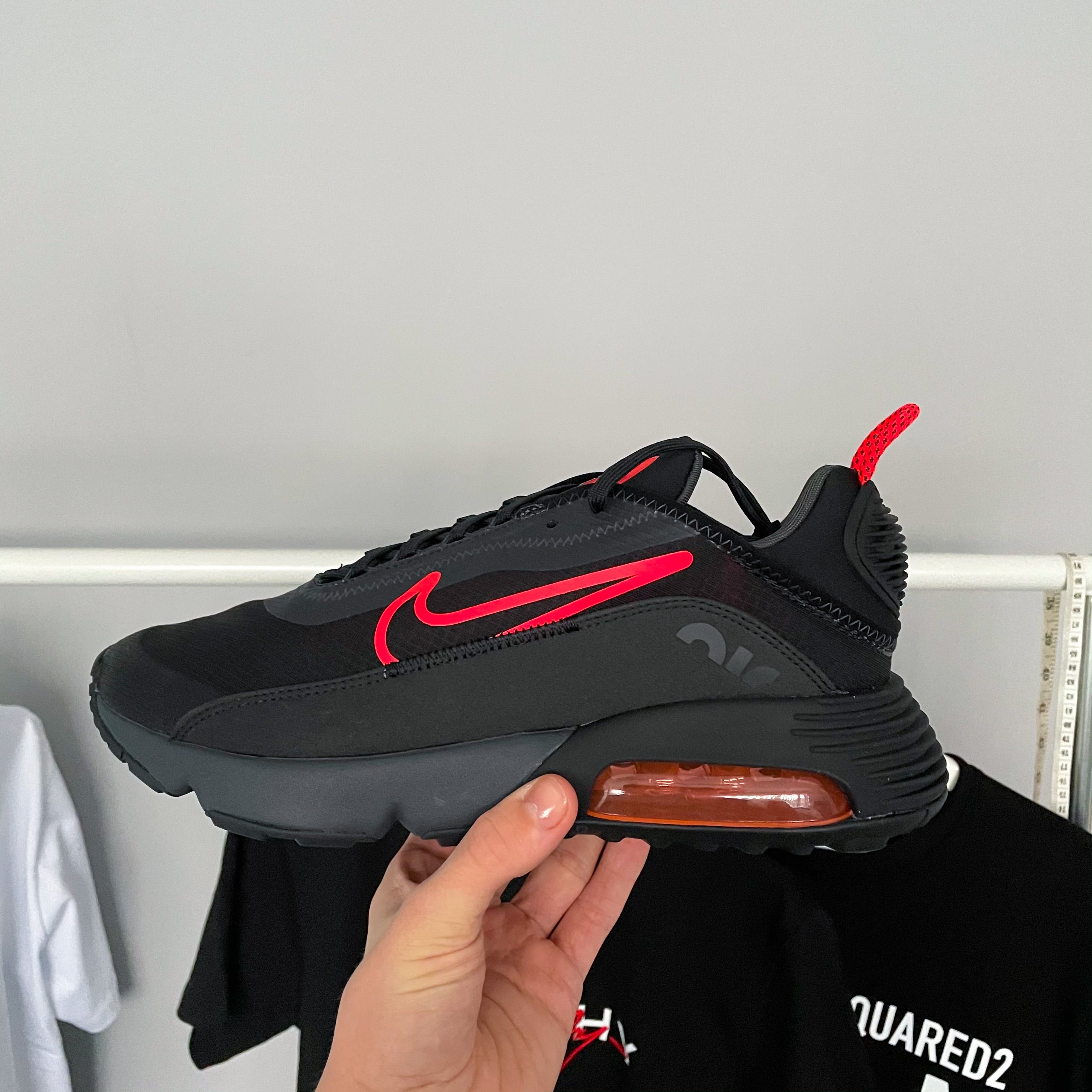Nike Air Max 2090 Trainers - Black / Radiant Red